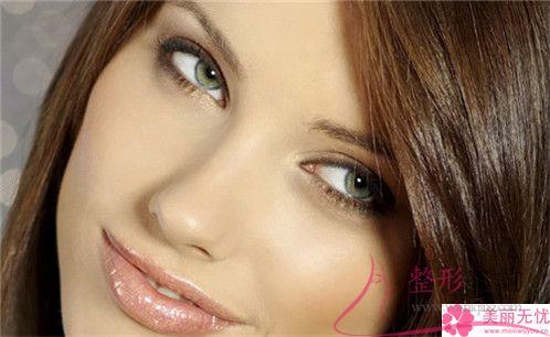 醫(yī)用硅膠和假體<a href=http://m.f3bb6.cn/listinfo-731-0.html target=_blank class=infotextkey>玻尿酸</a><a href=http://m.f3bb6.cn/listinfo-737-0.html target=_blank class=infotextkey>隆鼻</a>差距都有哪些