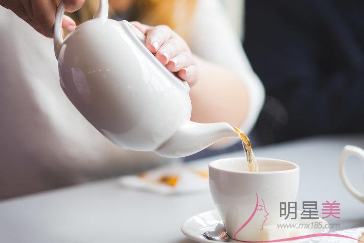 真相:加糖喝茶才變瘦