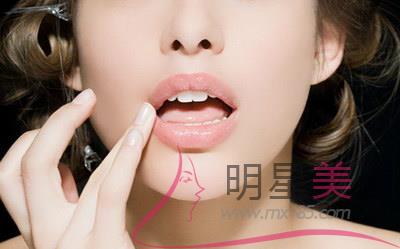 打了半年的<a href=http://m.f3bb6.cn/listinfo-731-0.html target=_blank class=infotextkey>玻尿酸</a>下巴突然腫了