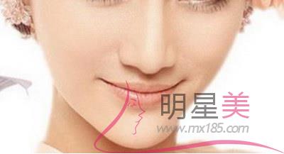 額頭脫皮嚴重干巴巴的很癢