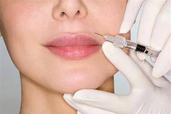 做硅膠植入<a href=http://m.f3bb6.cn/listinfo-792-0.html target=_blank class=infotextkey>去法令紋</a>價格大概需要多少