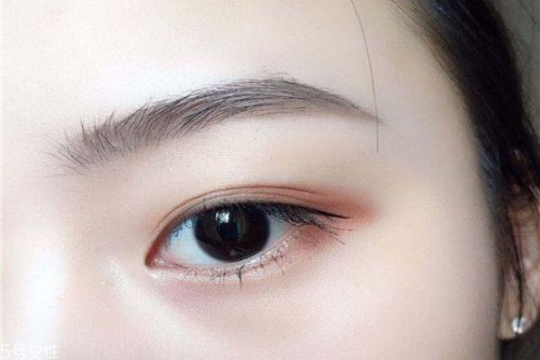 割<a href=http://m.f3bb6.cn/listinfo-724-0.html target=_blank class=infotextkey>雙眼皮</a>為什么會回縮 全切<a href=http://m.f3bb6.cn/listinfo-724-0.html target=_blank class=infotextkey>雙眼皮</a>回縮了