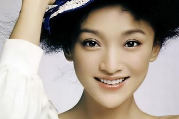 埋線和壓<a href=http://m.f3bb6.cn/listinfo-724-0.html target=_blank class=infotextkey>雙眼皮</a>的主要差別在哪 壓<a href=http://m.f3bb6.cn/listinfo-724-0.html target=_blank class=infotextkey>雙眼皮</a>的特點