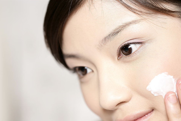 激光<a href=http://m.f3bb6.cn/listinfo-770-0.html target=_blank class=infotextkey>嫩膚</a>的效果好嗎 激光<a href=http://m.f3bb6.cn/listinfo-770-0.html target=_blank class=infotextkey>嫩膚</a>安全嗎