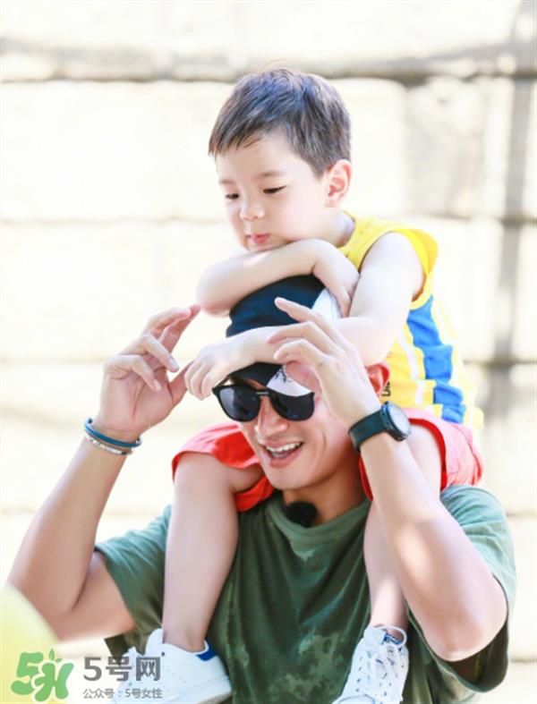 <a href=http://m.f3bb6.cn/listinfo-724-0.html target=_blank class=infotextkey>雙眼皮</a>能搓出來嗎？霍思燕怎么幫嗯哼搓<a href=http://m.f3bb6.cn/listinfo-724-0.html target=_blank class=infotextkey>雙眼皮</a>的？