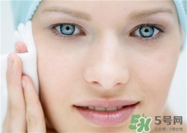 果酸換膚可以<a href=http://m.f3bb6.cn/listinfo-769-0.html target=_blank class=infotextkey>去黑頭</a>嗎?果酸換膚能<a href=http://m.f3bb6.cn/listinfo-769-0.html target=_blank class=infotextkey>去黑頭</a>嗎?