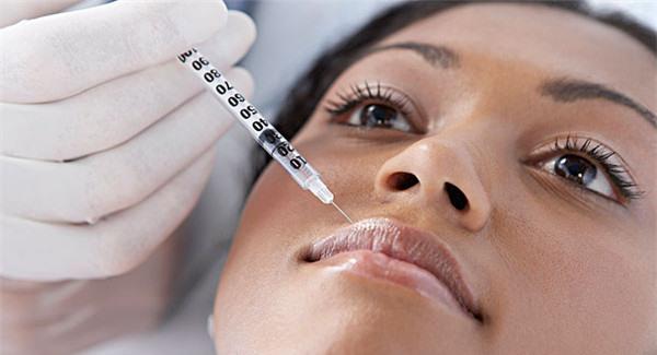 硅膠植入<a href=http://m.f3bb6.cn/listinfo-792-0.html target=_blank class=infotextkey>去法令紋</a>有什么注意事項？