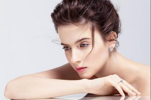 <a href=http://m.f3bb6.cn/listinfo-731-0.html target=_blank class=infotextkey>玻尿酸</a>豐下巴的注意事項 <a href=http://m.f3bb6.cn/listinfo-731-0.html target=_blank class=infotextkey>玻尿酸</a>豐下巴能維持多久