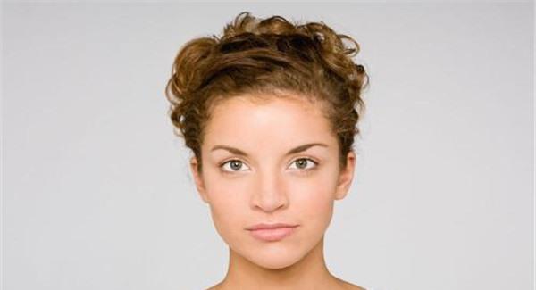 怎么<a href=http://m.f3bb6.cn/listinfo-795-0.html target=_blank class=infotextkey>祛斑</a>徹底小竅門