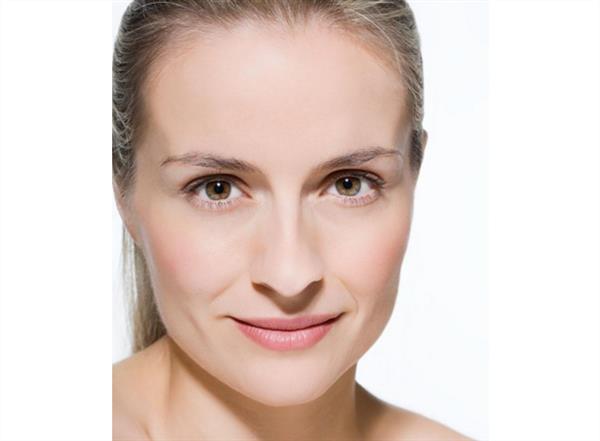 女人眼袋大如何改善