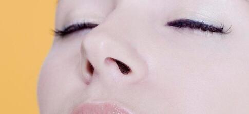 硅膠<a href=http://m.f3bb6.cn/listinfo-737-0.html target=_blank class=infotextkey>隆鼻</a>大概價位