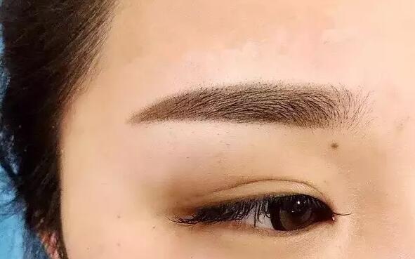 紋眉掉痂后完全沒顏色