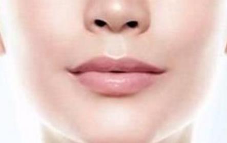 為什么左右臉不對稱