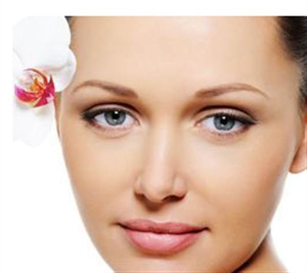 透明質酸<a href=http://m.f3bb6.cn/listinfo-737-0.html target=_blank class=infotextkey>隆鼻</a>會造成眼睛失明嗎