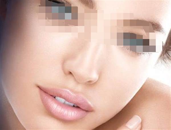 詳解膨體<a href=http://m.f3bb6.cn/listinfo-737-0.html target=_blank class=infotextkey>隆鼻</a>的優缺點有哪些