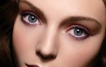 修復<a href=http://m.f3bb6.cn/listinfo-724-0.html target=_blank class=infotextkey>雙眼皮</a>疤痕嚴重痛苦