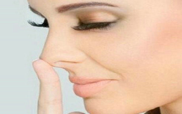 假體<a href=http://m.f3bb6.cn/listinfo-737-0.html target=_blank class=infotextkey>隆鼻</a>和注射哪種好