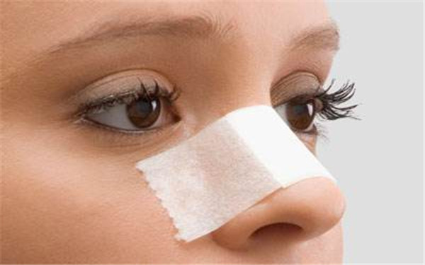 膨體<a href=http://m.f3bb6.cn/listinfo-737-0.html target=_blank class=infotextkey>隆鼻</a>能持續多久