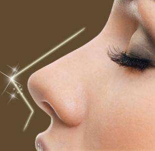 膨體<a href=http://m.f3bb6.cn/listinfo-737-0.html target=_blank class=infotextkey>隆鼻</a>多久消腫定型