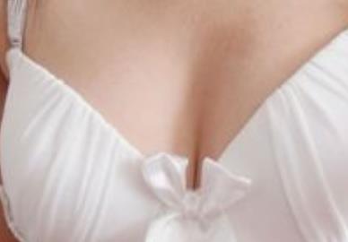 做<a href=http://m.f3bb6.cn/listinfo-625-0.html target=_blank class=infotextkey>乳暈縮小</a>術(shù)有風(fēng)險(xiǎn)嗎