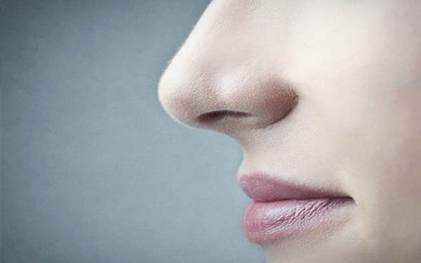 做完<a href=http://m.f3bb6.cn/listinfo-737-0.html target=_blank class=infotextkey>隆鼻</a>手術后該如何護理