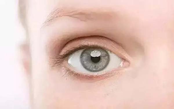 手術(shù)<a href=http://m.f3bb6.cn/listinfo-708-0.html target=_blank class=infotextkey>去眼袋</a>安全嗎