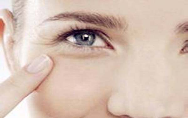 <a href=http://m.f3bb6.cn/listinfo-708-0.html target=_blank class=infotextkey>去眼袋</a>手術后遺癥