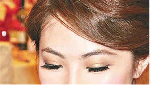 <a href=http://m.f3bb6.cn/listinfo-724-0.html target=_blank class=infotextkey>雙眼皮</a>埋線后多久能化妝