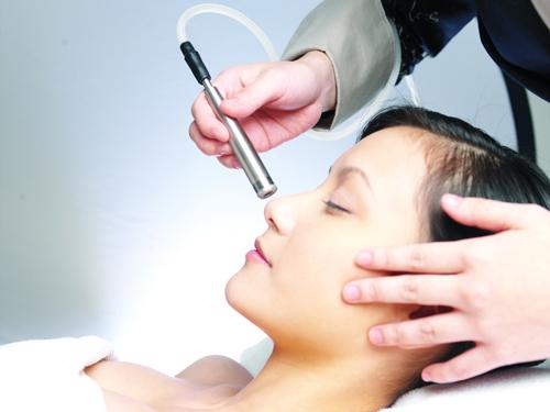 自體肋骨<a href=http://m.f3bb6.cn/listinfo-737-0.html target=_blank class=infotextkey>隆鼻</a>效果好嗎?