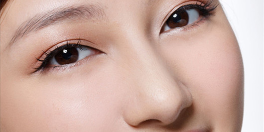 抽脂<a href=http://m.f3bb6.cn/listinfo-737-0.html target=_blank class=infotextkey>隆鼻</a>的后遺癥