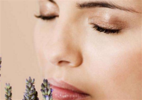 透明質酸<a href=http://m.f3bb6.cn/listinfo-737-0.html target=_blank class=infotextkey>隆鼻</a>山根鼓包是操作不當造成的嗎