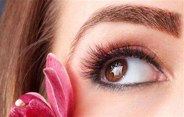 腫眼泡的人做<a href=http://m.f3bb6.cn/listinfo-724-0.html target=_blank class=infotextkey>雙眼皮</a>好嗎